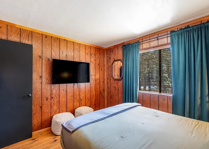 Villa Stylish Cozy Retreat In